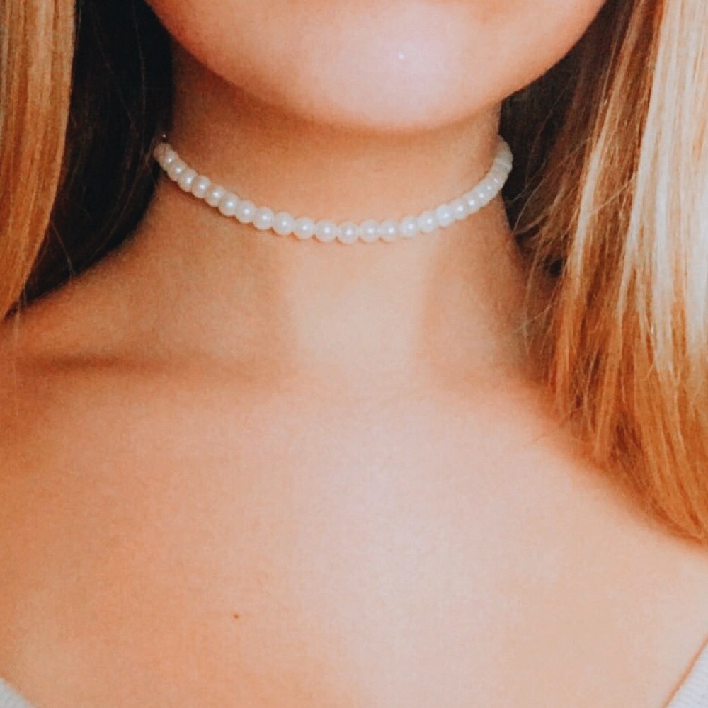 Pearly White Choker